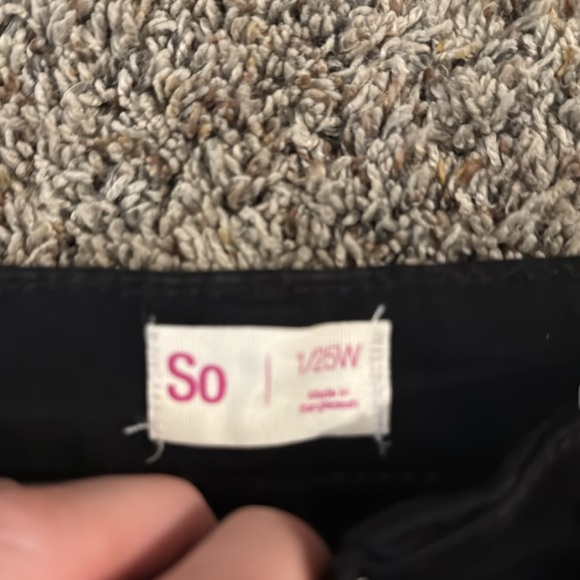 Black High rise mini skirt - Picture 3 of 5